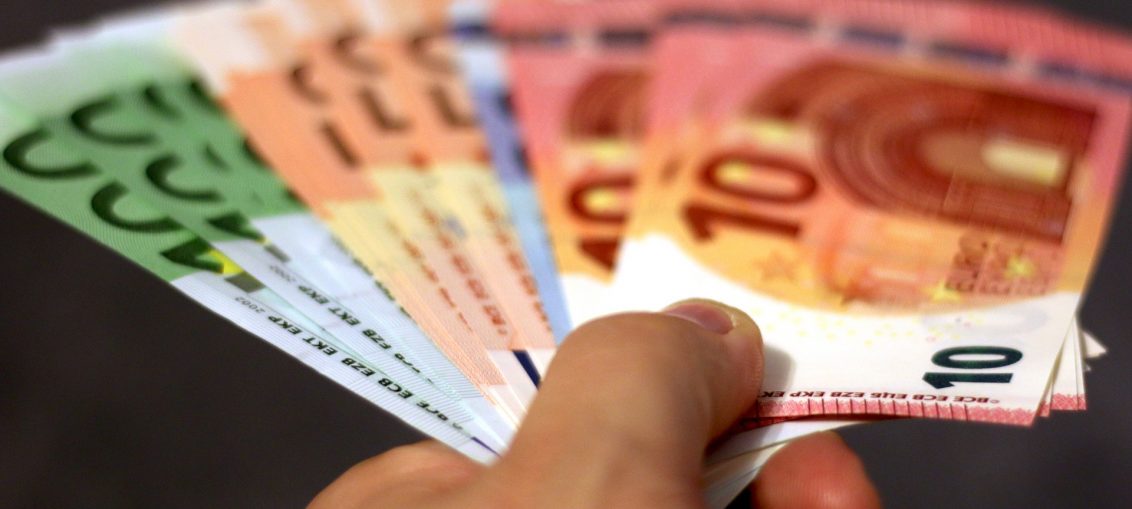 contanti o moneta elettronica?